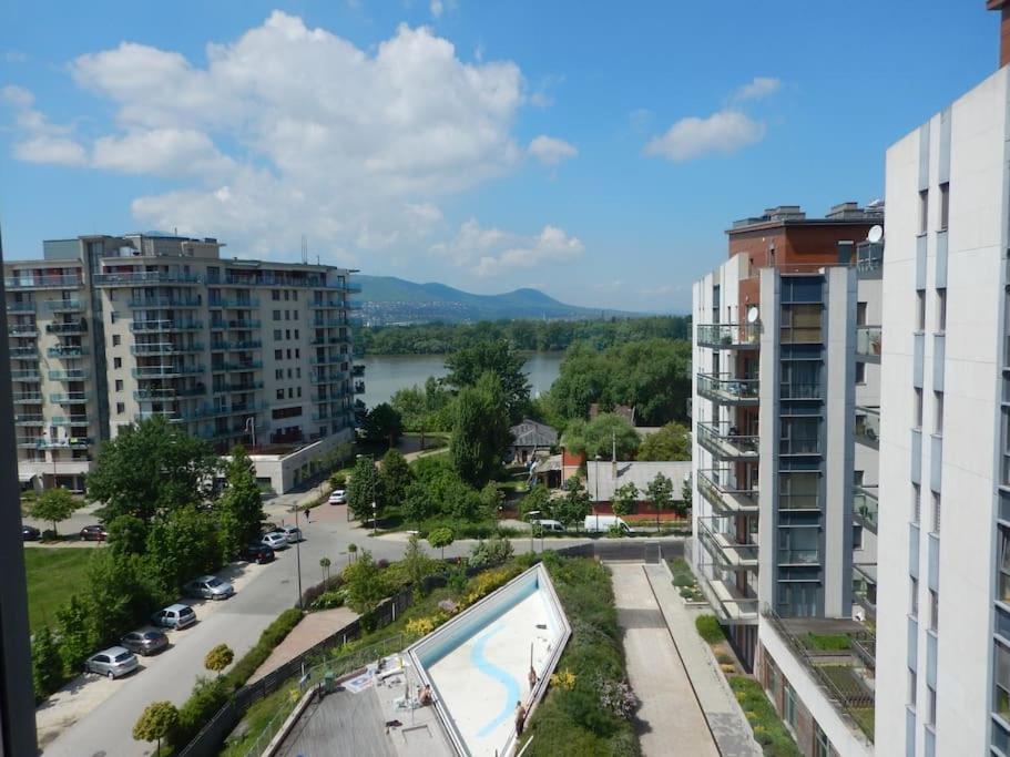 Imádnivaló medencés hotellakás szaunával. Budapest Exterior foto